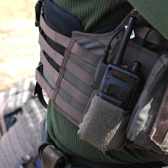 Snigel Radio Pouch -15 - Justerbar Radioficka (Svart)
