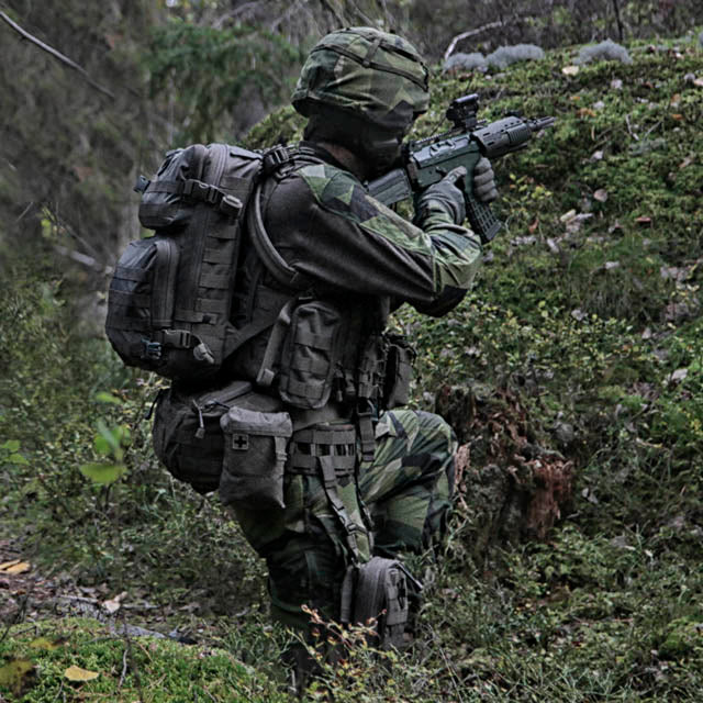 Snigel Specialist Backpack 30L – taktisk ryggsäck, oliv